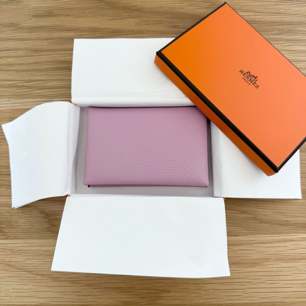 Hermes Calvi card case NWT in Mauve Sylvester